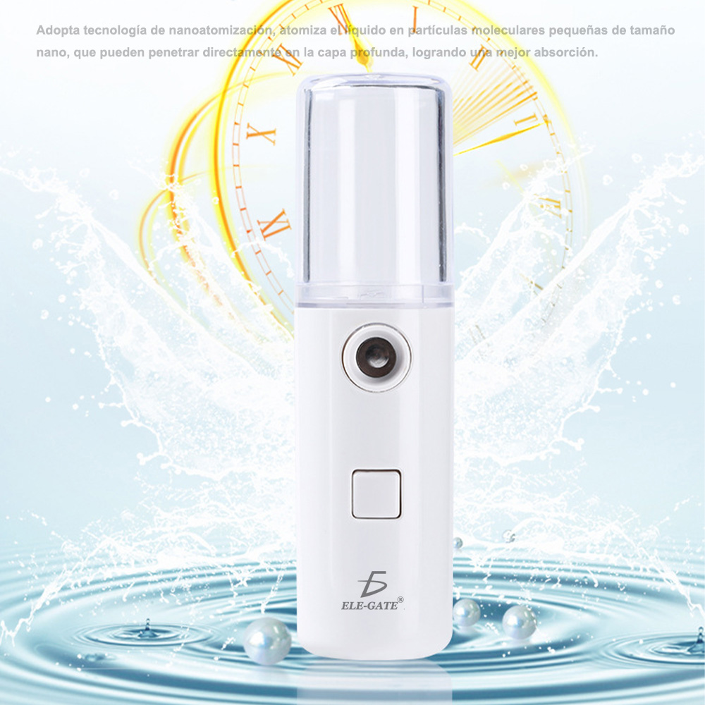 • Carga USB, tamaño mini y ligero, fácil y cómodo de llevar o usar. • Capacidad de agua para una reposición de 30 ml de agua constante, más conveniente de usar. • Reposición de agua completa, se puede usar en la cara, las manos, el cuerpo, el cabello, etc, reduciendo la sensibilidad de la piel. • Puede reponer eficazmente la piel seca y ajustar el equilibrio de agua y aceite de la piel, haciendo que tu cara luzca brillante y con buena complexión. • Adopta tecnología de nanoatomización, atomiza el líquido en partículas moleculares pequeñas de tamaño nano, que pueden penetrar directamente en la capa profunda, logrando una mejor absorción. • Multifunción: Nano facial puede penetrar eficazmente en la piel, decolorar líneas finas, elimina las células de la piel muerta del aceite de suciedad; piel refrescante, hidratante profundamente Anti-seco • La niebla refrescante también es ideal para el cuerpo y el cabello, se puede rociar en el cabello para revivir las olas. • Tecnología Avanzada de atomización en aerosol Nano-tecnología con una capacidad de reposición de agua súper potente. • Atomización de 1,25 a 1,5 ml/s y 60 puede entrar rápidamente en la capa base a través rápidamente • Buena humectación y refrescante reposición de 45 s de agua profunda, mini Dispositivo de niebla fría facial utiliza nanotecnología cambios ultrasónicos de las moléculas de agua por la niebla de aerosol de iones, la piel se absorbe más fácilmente sin goteo. Especificaciones: • Capacidad de la batería: 550 mAh • Cantidad de atomización: 1,25-1,45 ml / min • Material: Chip de atomización, circuito integrado • Condiciones de uso: cargando y añadiendo líquido • Capacidad del agua: 30 ml • Atomizado partículas: 0.3 • Tiempo de carga: 2-3 horas • Color: blanco • Modo de carga: cable USB • Tamaño del producto: 3,5 x 3,5 x 10 CM • Peso: aproximadamente 56g Que incluye el paquete: • 1 Nano Rociador Portátil Recargable • 1 Cable USB • 1 Instructivo
