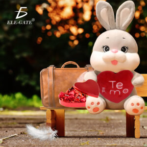 Peluche Conejo con Corazón Rojo