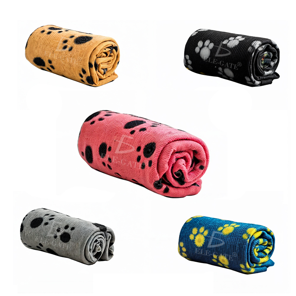 Frazada de Algodón con Diseños de Huellitas - Image 2