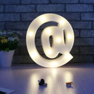 Símbolo @ en 3D de Luz Led Luz Cálida.
