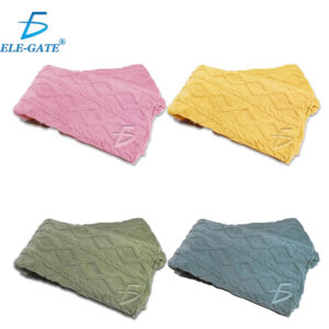 Edredón Térmico 100% de Poliéster con una Capa Esponjosa de Poliéster y en el fondo Capa de Microfibra